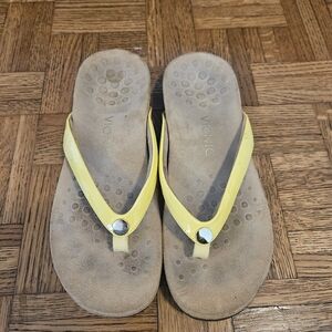 VIONIC Mona Yellow Thong Sandal‎ Orthotic Comfort Flip Flop Women's Size 8